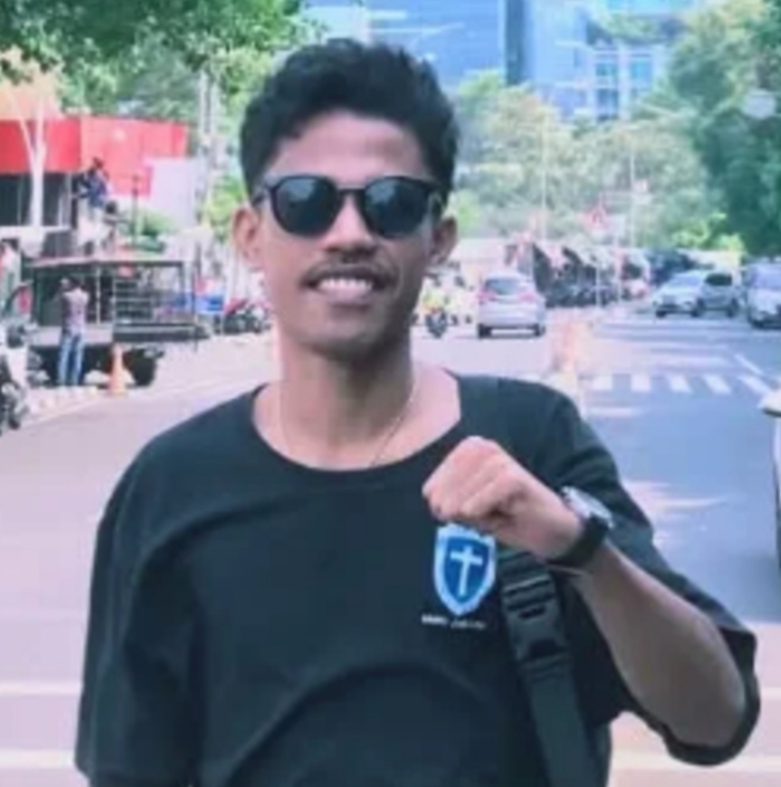 Ketua Bem Stimik Jayakarta Romy Lesslessy